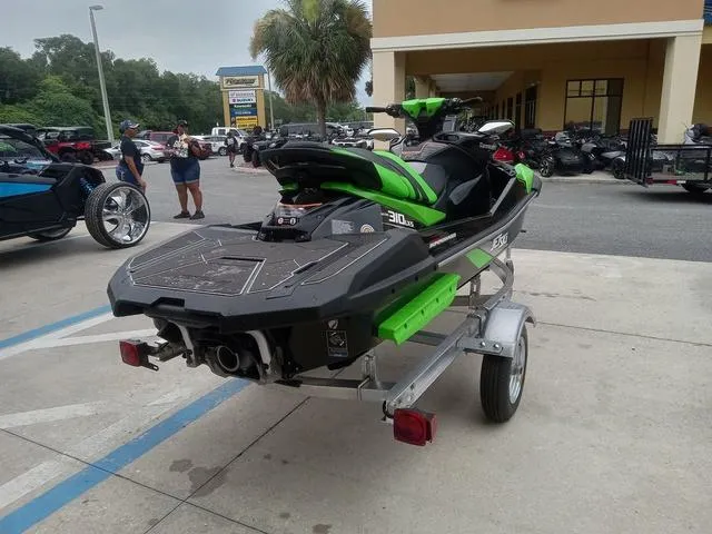 Slide: The Image of Kawasaki Ultra® 310LX-S 2025 - 17