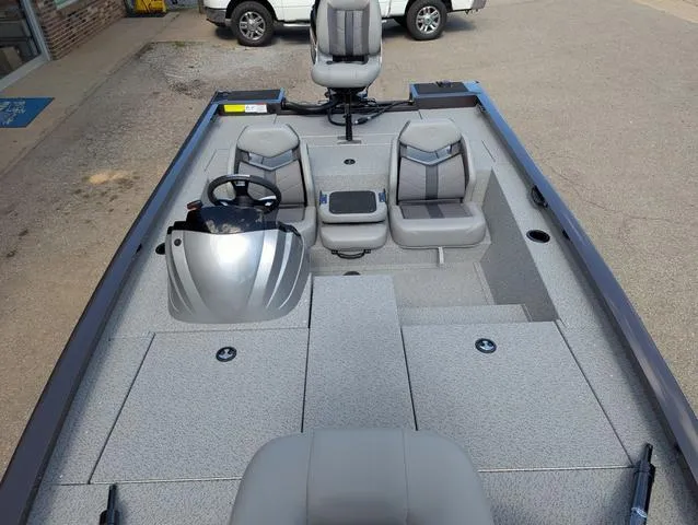 Slide: The Image of G3 Sportsman 1810 2025 - 10