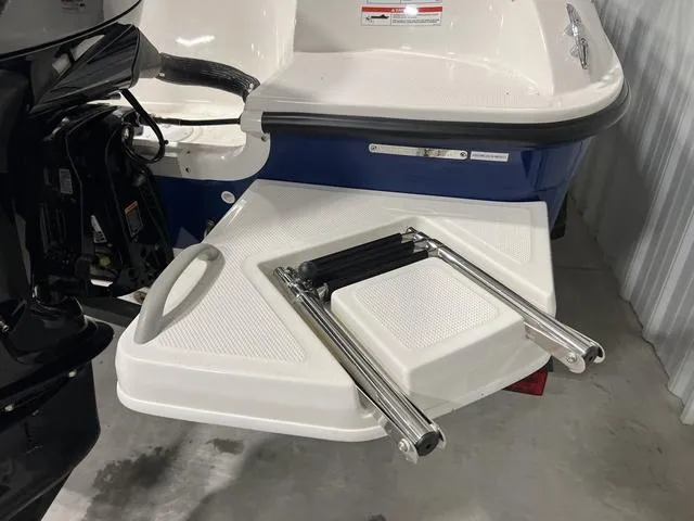 Slide: The Image of Bayliner Element E18 2025 - 6