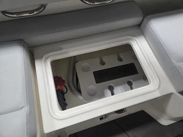 Slide: The Image of Bayliner D22I 2025 - 13