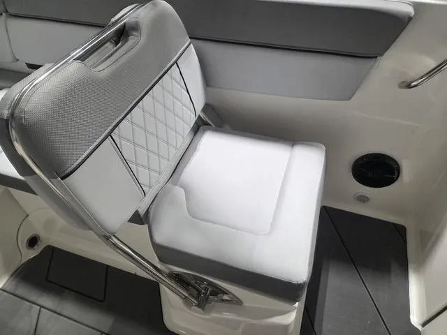 Slide: The Image of Bayliner D22I 2025 - 14