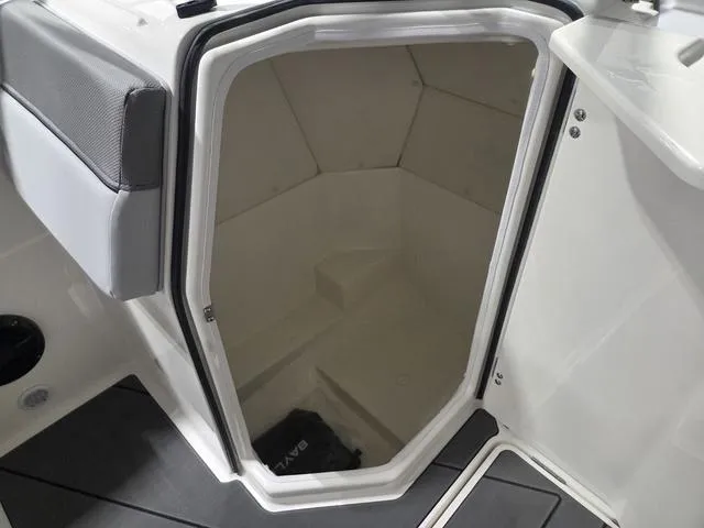 Slide: The Image of Bayliner D22I 2025 - 16