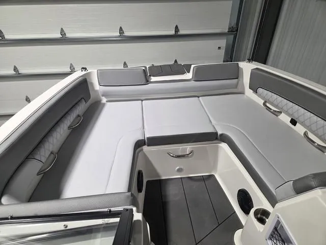 Slide: The Image of Bayliner D22I 2025 - 24