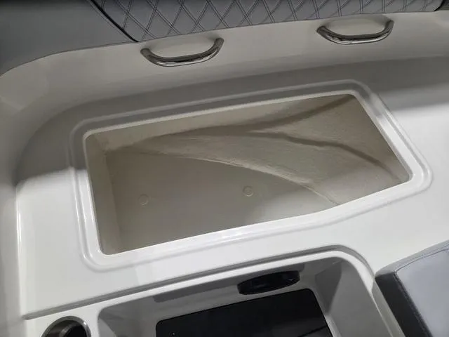 Slide: The Image of Bayliner D22I 2025 - 25