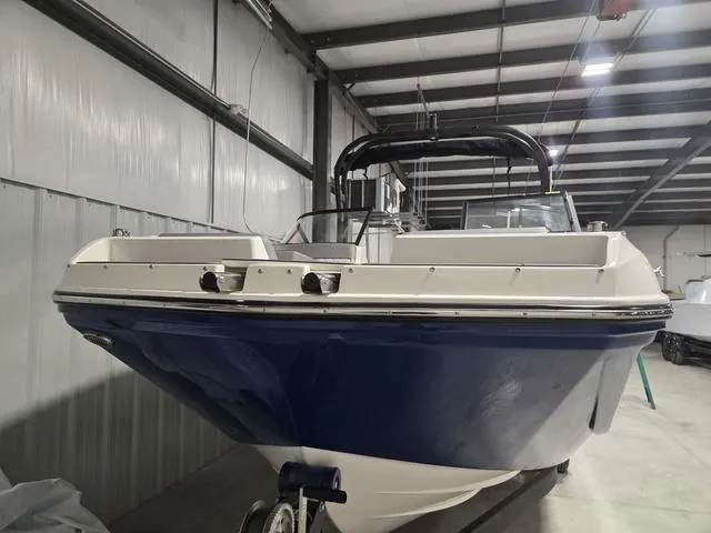 Slide: The Image of Bayliner D22I 2025 - 3