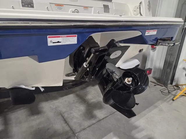 Slide: The Image of Bayliner D22I 2025 - 5