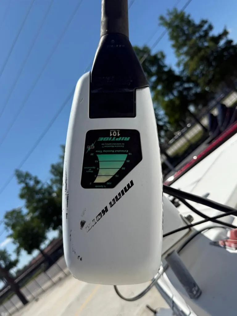 Slide: The Image of Close-up of a Minn Kota trolling motor on a 2007 Century 2202 BAY boat. - 14