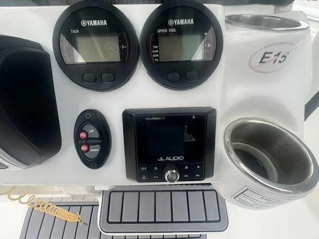 Slide: The Image of NauticStar 2200 Sport 2015 - 13