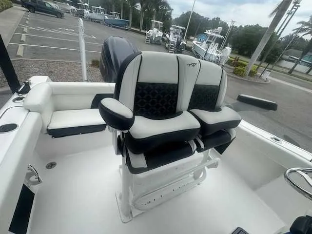 Slide: The Image of NauticStar 2200 Sport 2015 - 52