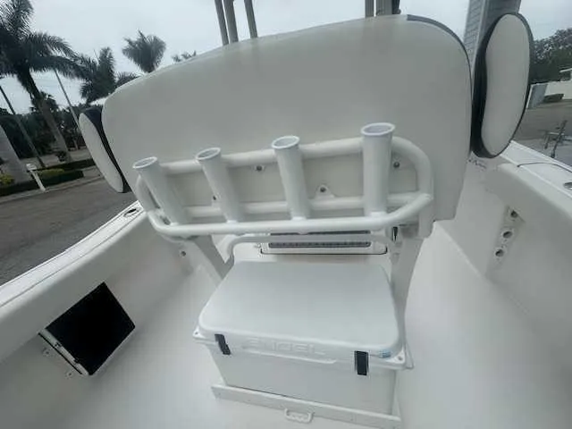 Slide: The Image of NauticStar 2200 Sport 2015 - 8