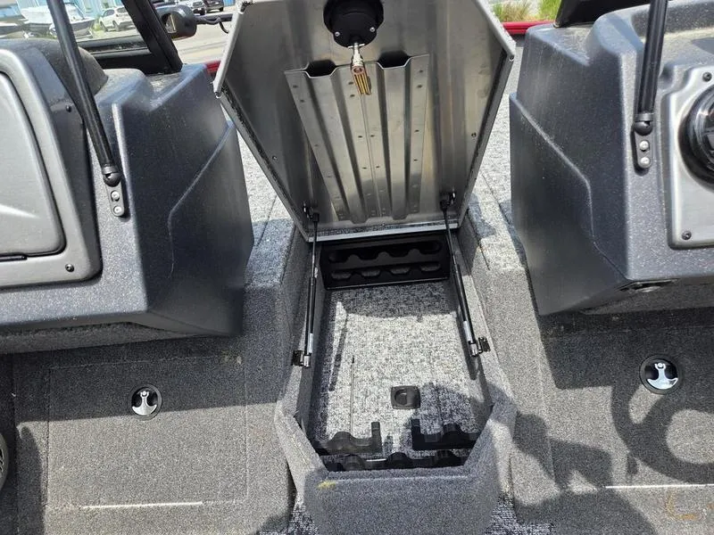 Slide: The Image of Tracker PG V175 CB 2025 - 13