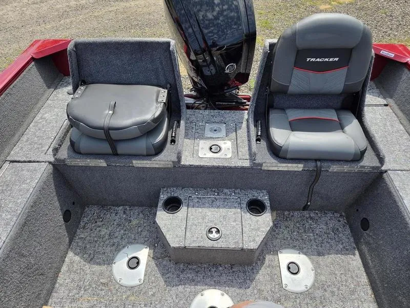 Slide: The Image of Tracker PG V175 CB 2025 - 6