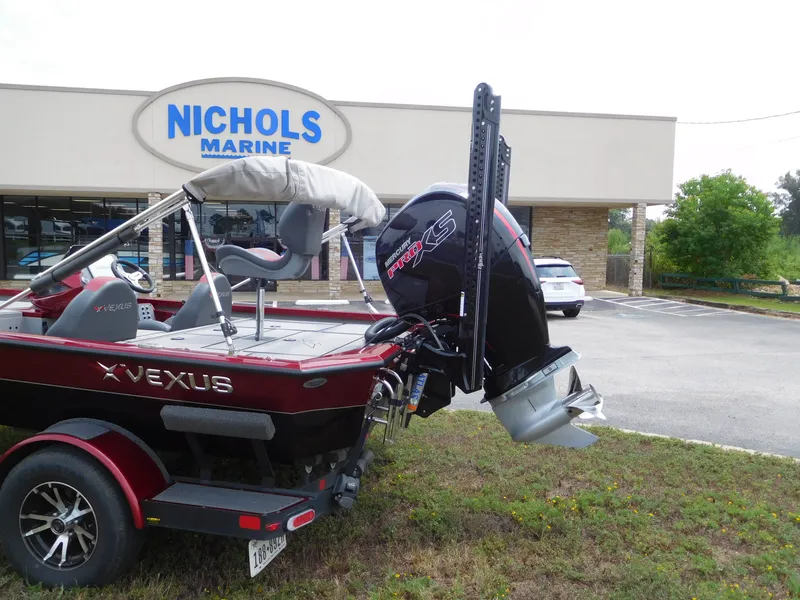 アキページです Vexus AVX 1980 2023 - Marine Source