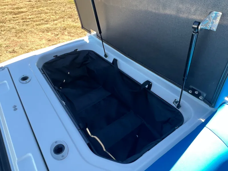 Slide: The Image of 2026 MOOMBA MAX - Image 13 - 13