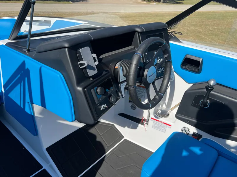 Slide: The Image of 2026 MOOMBA MAX - Image 20 - 20