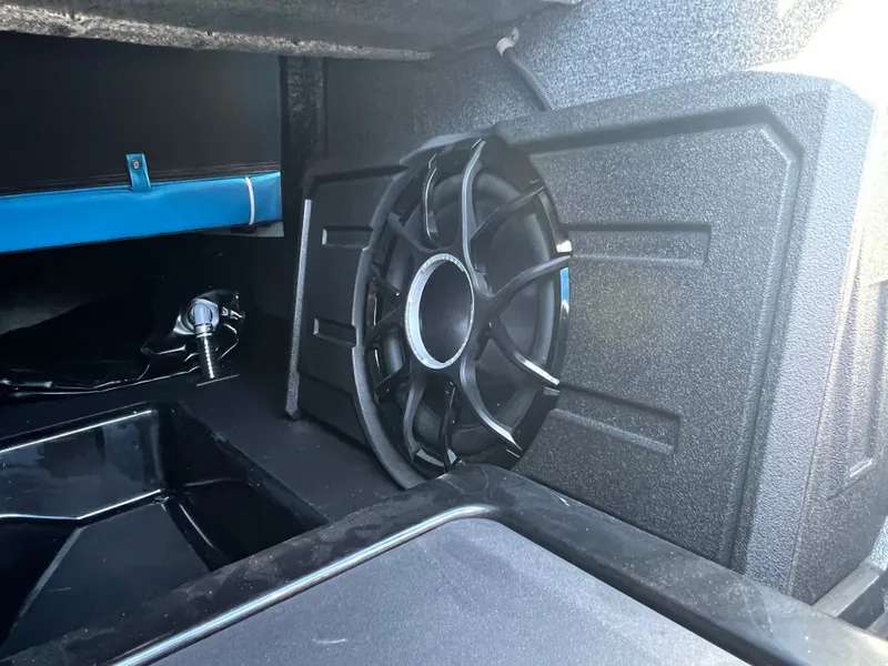 Slide: The Image of 2026 MOOMBA MAX - Image 27 - 27