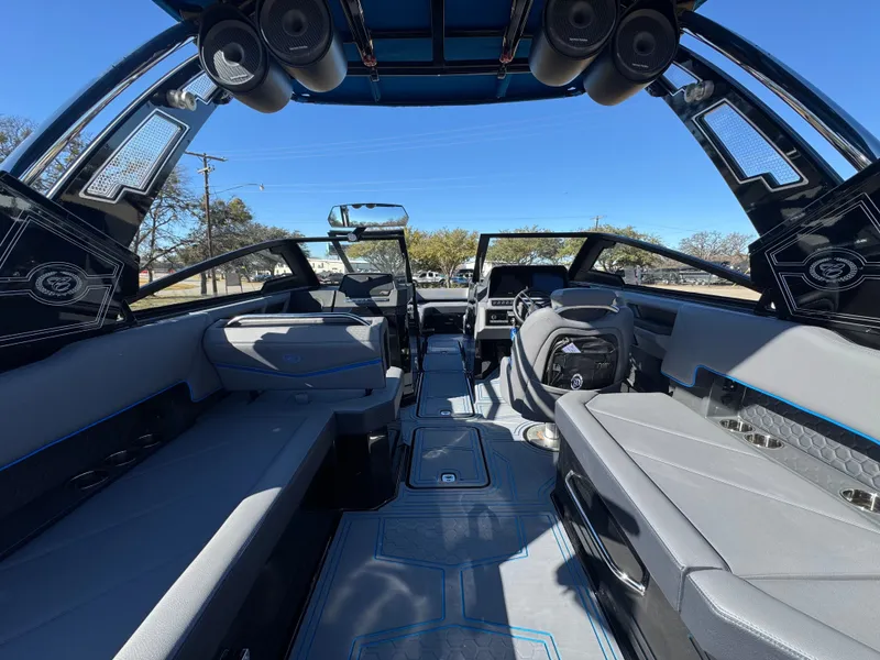 Slide: The Image of 2026 COBALT R8 SURF - Image 12 - 12