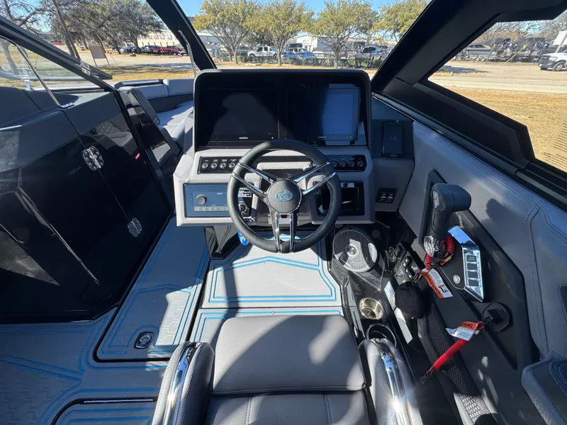 Slide: The Image of 2026 COBALT R8 SURF - Image 14 - 14