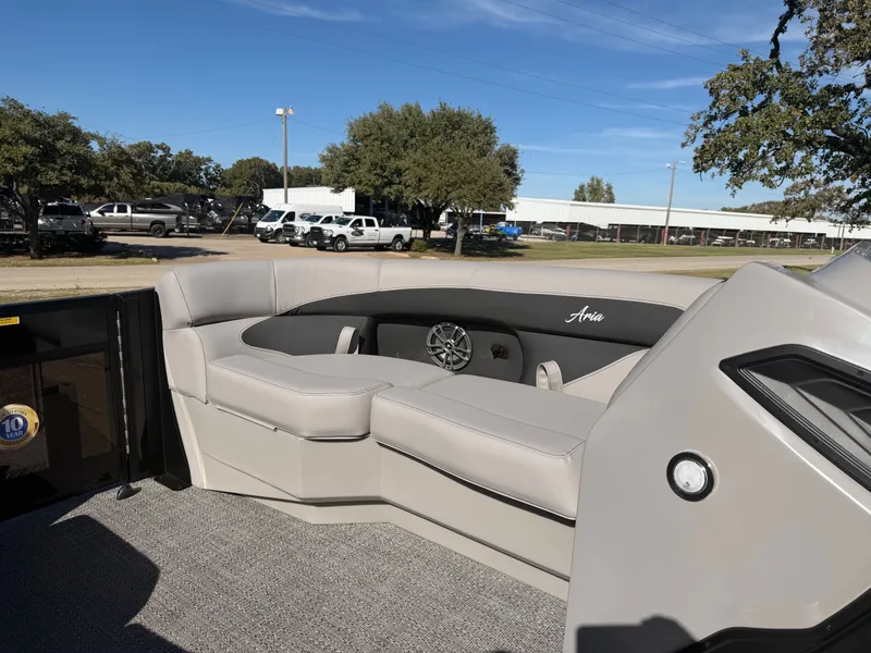 Slide: The Image of 2026 BARLETTA A20UC - Image 12 - 12