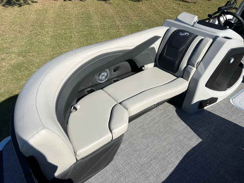 Slide: The Image of 2026 BARLETTA C22UC - Image 12 - 12