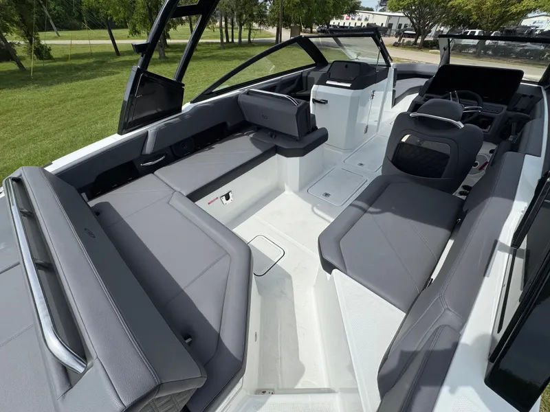 Slide: The Image of 2026 COBALT R6 - Image 10 - 10