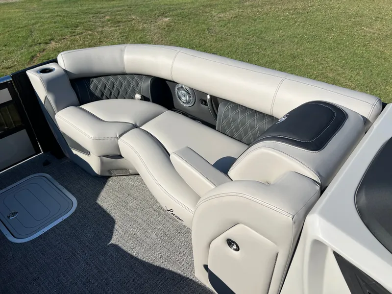 Slide: The Image of 2026 BARLETTA L23UC - Image 12 - 12