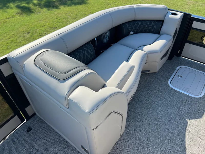 Slide: The Image of 2026 BARLETTA L23UC - Image 13 - 13