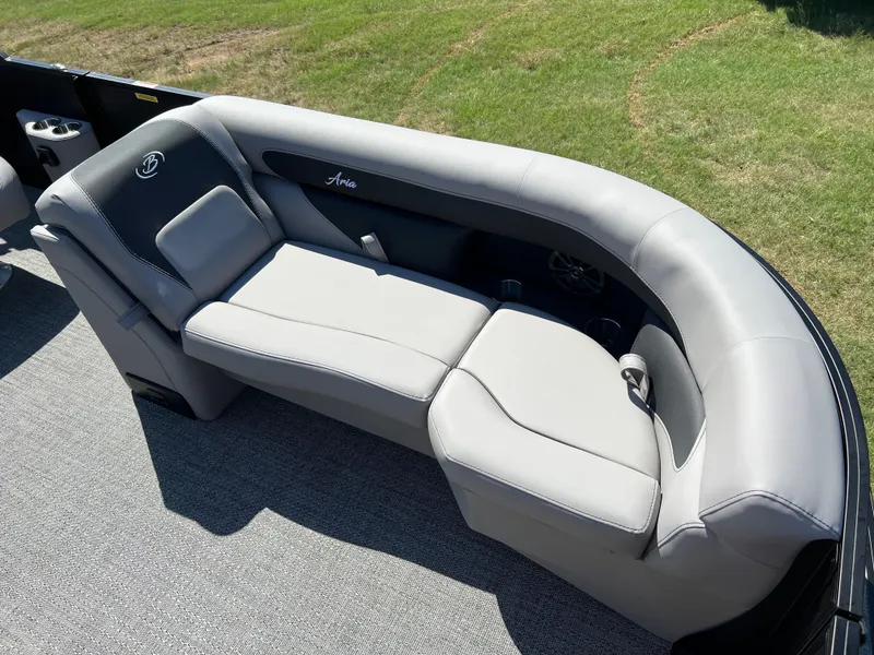 Slide: The Image of 2026 BARLETTA A22UC - Image 12 - 12