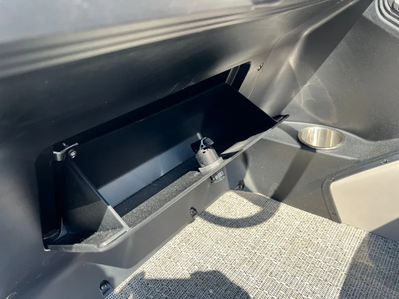 Slide: The Image of 2026 BARLETTA A22UC - Image 19 - 19