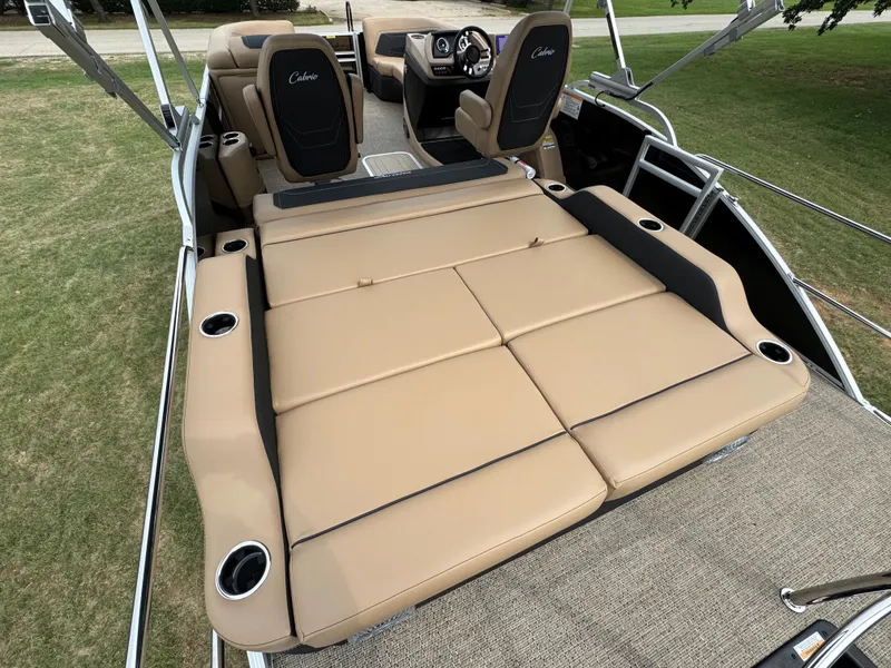 Slide: The Image of 2026 BARLETTA C22UC - Image 13 - 13