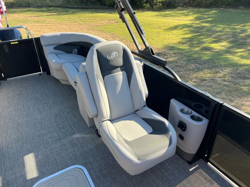 Slide: The Image of 2026 BARLETTA A24QC - Image 13 - 13