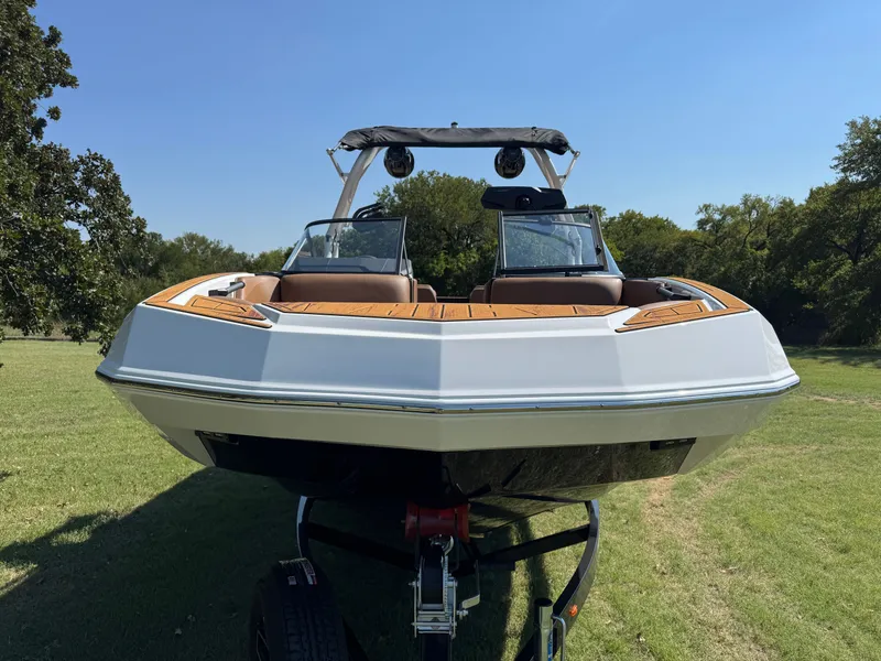 Slide: The Image of 2026 MOOMBA TYKON - Image 4 - 4