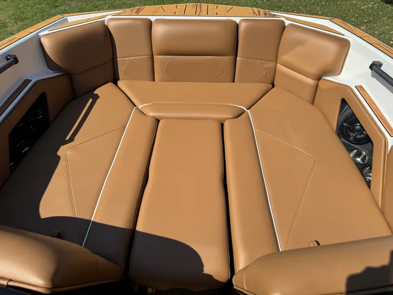 Slide: The Image of 2026 MOOMBA TYKON - Image 9 - 9