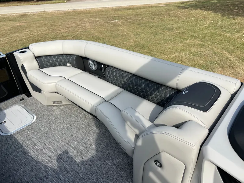 Slide: The Image of 2026 BARLETTA L25UA - Image 18 - 18