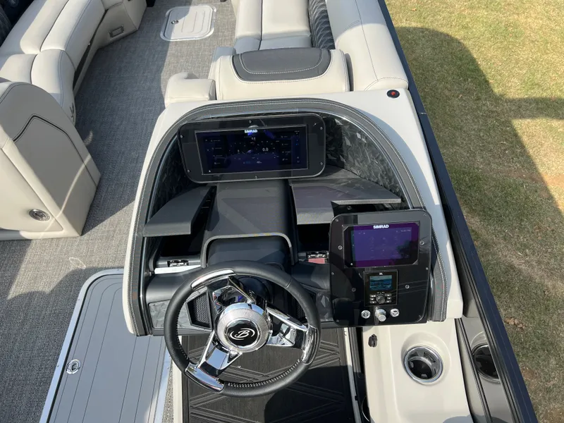 Slide: The Image of 2026 BARLETTA L25UA - Image 24 - 24