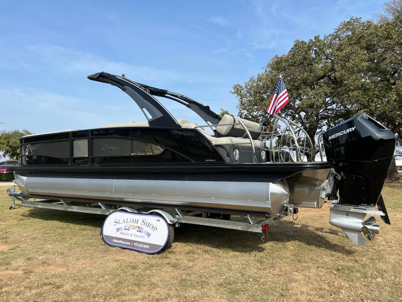 Slide: The Image of 2026 BARLETTA L25UA - Image 9 - 9