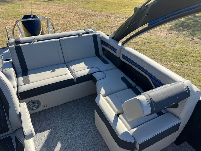 Slide: The Image of 2026 BARLETTA 23UA CORSA - Image 21 - 21