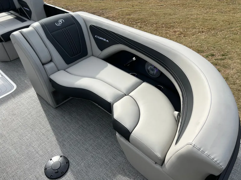 Slide: The Image of 2026 BARLETTA 23M CORSA - Image 13 - 13