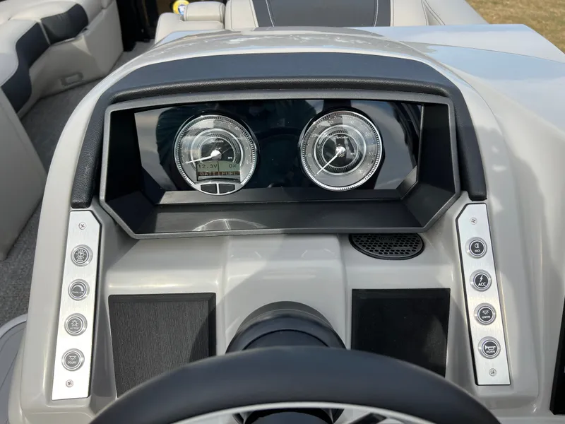 Slide: The Image of 2026 BARLETTA 23M CORSA - Image 27 - 27