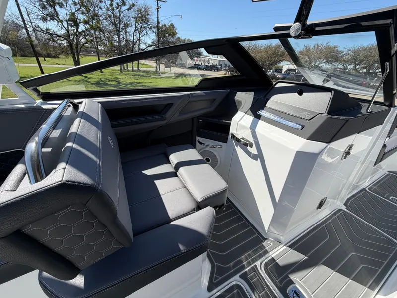 Slide: The Image of 2026 COBALT R6 SURF - Image 22 - 22