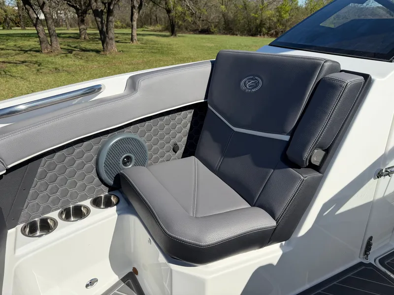 Slide: The Image of 2026 COBALT R6 SURF - Image 26 - 26