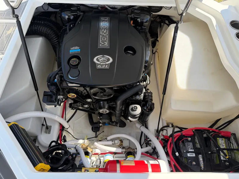 Slide: The Image of 2026 COBALT R6 SURF - Image 30 - 30