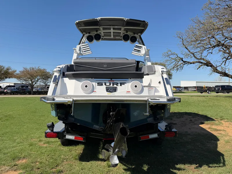 Slide: The Image of 2026 COBALT R6 SURF - Image 8 - 8