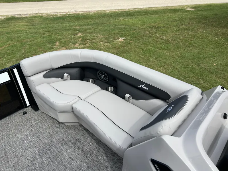 Slide: The Image of 2026 BARLETTA A22UC - Image 12 - 12