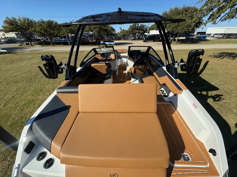 Slide: The Image of 2026 COBALT CS23 SURF - Image 9 - 9