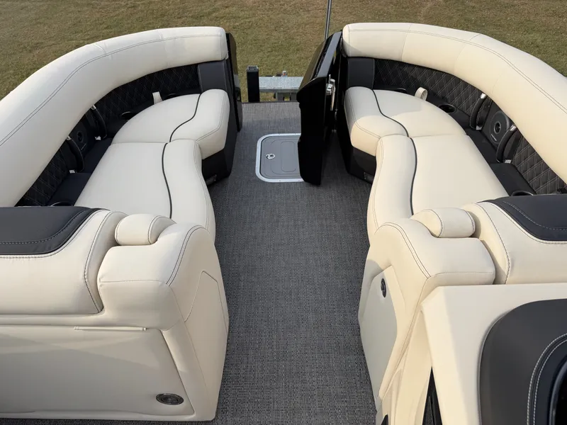 Slide: The Image of 2026 BARLETTA R23UCA LEGGERA - Image 11 - 11