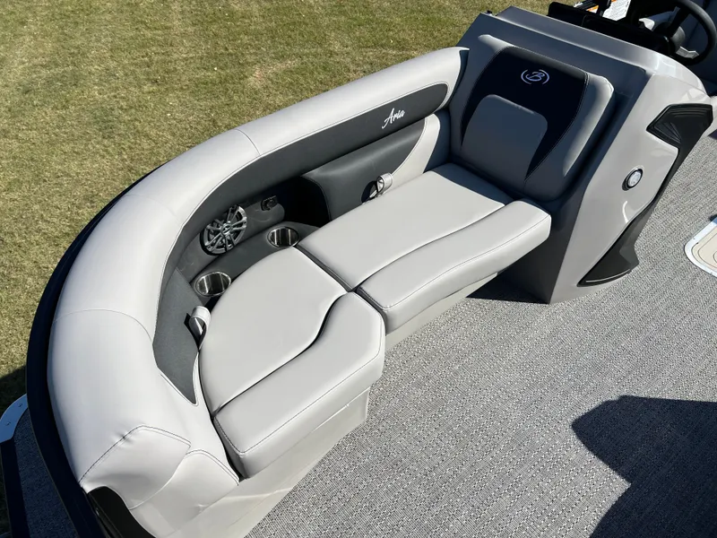 Slide: The Image of 2026 BARLETTA A22UC - Image 12 - 12