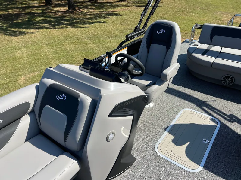 Slide: The Image of 2026 BARLETTA A22UC - Image 15 - 15