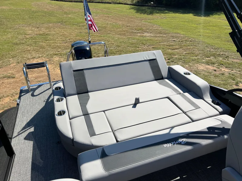 Slide: The Image of 2026 BARLETTA A22UC - Image 28 - 28