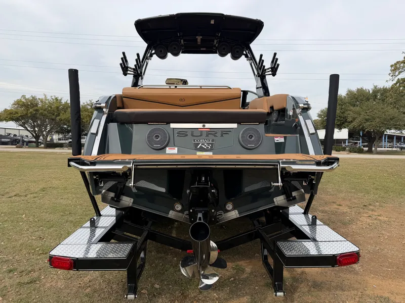 Slide: The Image of 2026 COBALT R8 SURF - Image 9 - 9